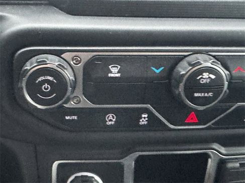 Certified 2023 Jeep Gladiator Sport w/ Trailer Tow Package image 32