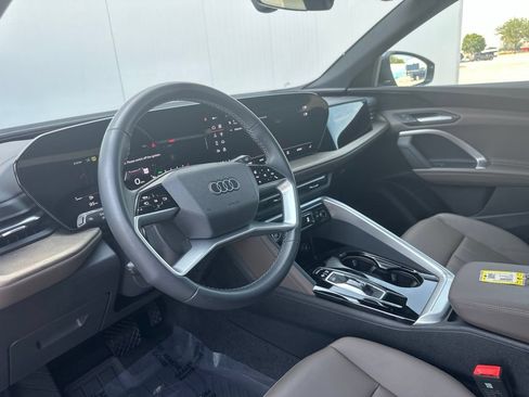 Used 2025 Audi Q5 Premium AWD/4WD image 15