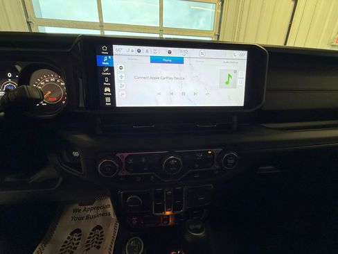 Used 2024 Jeep Wrangler Unlimited Rubicon w/ Convenience Group image 26