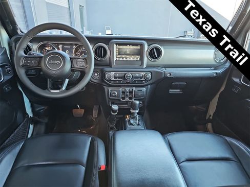 Used 2023 Jeep Gladiator Sport image 14