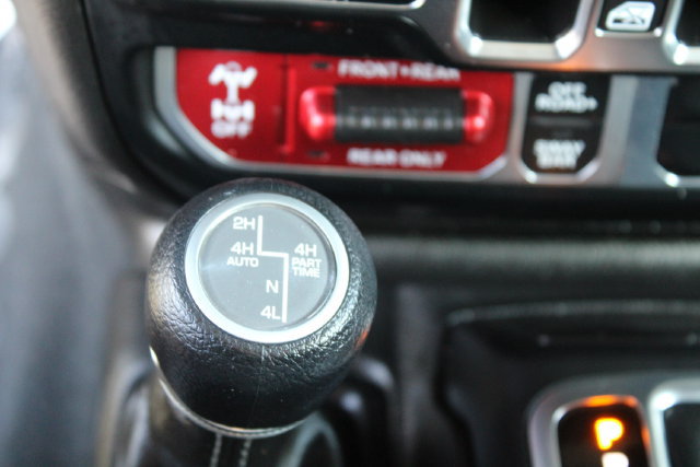 Used 2024 Jeep Wrangler Unlimited Rubicon 4xe AWD/4WD image 28