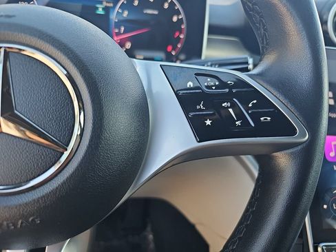 Used 2025 Mercedes-Benz C 300 4MATIC Sedan image 18