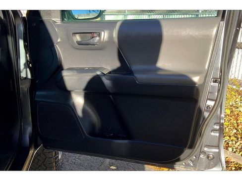 Used 2022 Toyota Tacoma SR image 25