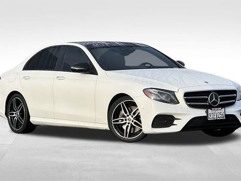 Used 2020 Mercedes-Benz E 350 Sedan image 2