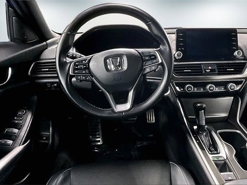 Used 2018 Honda Accord Sport image 9
