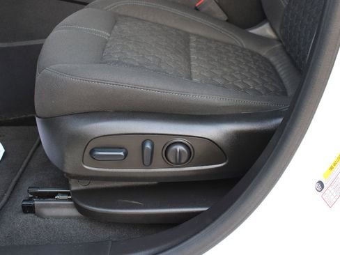 Used 2022 Chevrolet Blazer LT FWD image 12