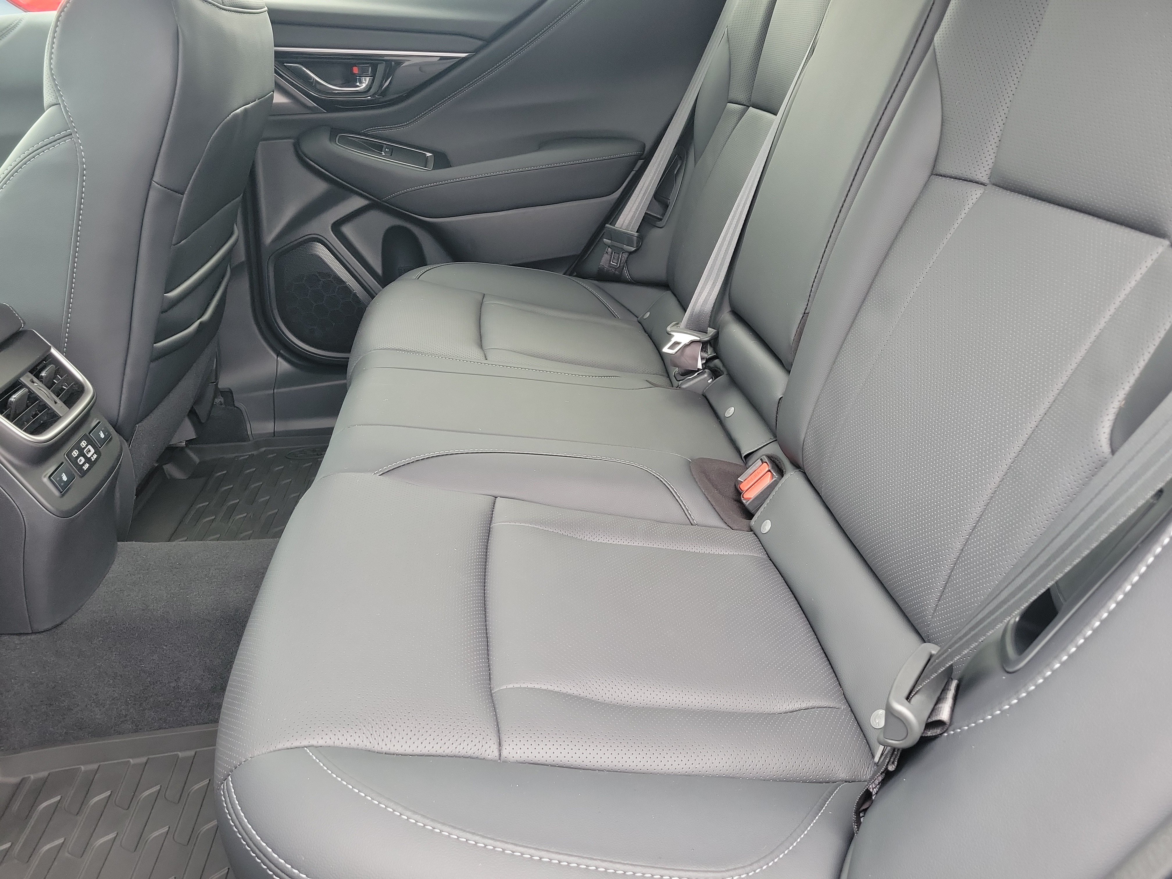 Certified 2024 Subaru Outback Limited AWD/4WD image 12