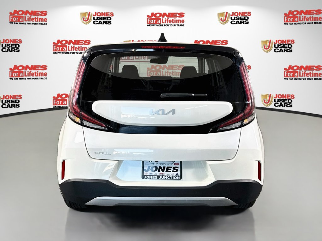Used 2024 Kia Soul LX w/ LX Technology Package FWD image 14
