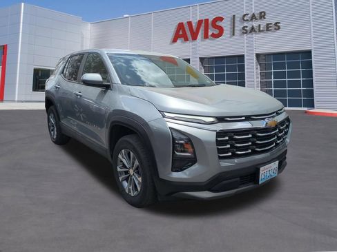 Used 2025 Chevrolet Equinox LT AWD/4WD image 3