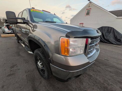 Used 2013 GMC Sierra 2500 SLE w/ Convenience Package image 4