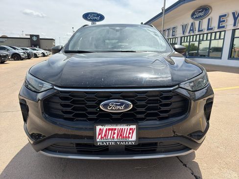 Used 2025 Ford Escape ST-Line FWD image 3