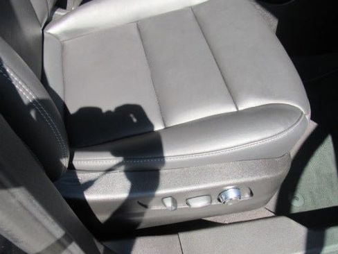 Used 2025 Cadillac XT4 Premium Luxury image 15