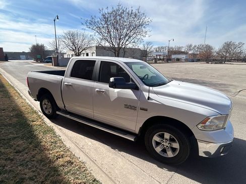 Used 2017 RAM 1500 Classic SLT image 4