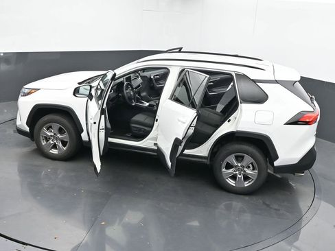 Used 2025 Toyota RAV4 XLE image 60