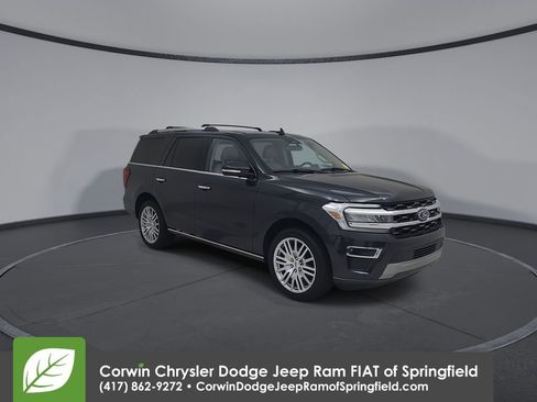 Used 2024 Ford Expedition Limited AWD/4WD image 3
