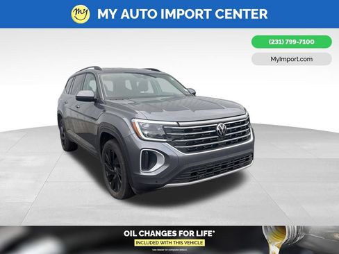 Used 2025 Volkswagen Atlas SE w/ Black Wheel Package AWD/4WD image 1