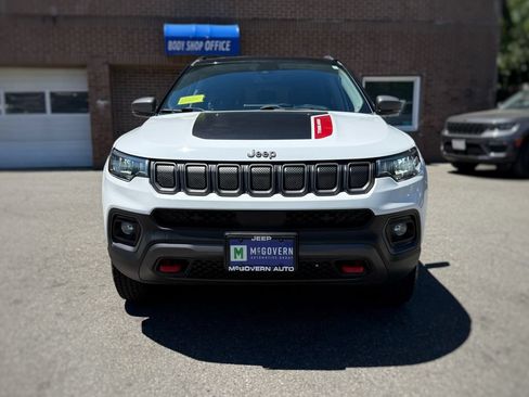 Used 2022 Jeep Compass Trailhawk w/ Trailhawk Convenience Group AWD/4WD image 2