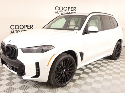 New 2026 BMW X5 xDrive40i w/ M Sport Package AWD/4WD image 10
