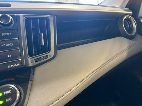 Used 2016 Toyota RAV4 XLE image 30