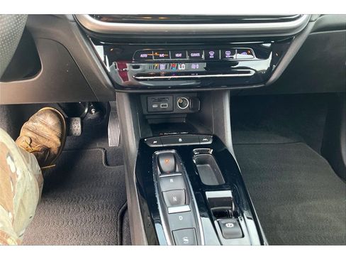 Used 2023 Chevrolet Bolt EUV LT w/ Driver Confidence Package FWD image 33