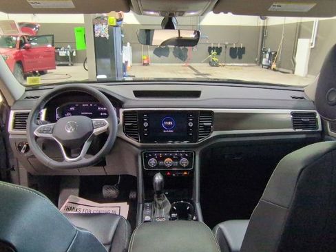 Used 2023 Volkswagen Atlas SE image 5