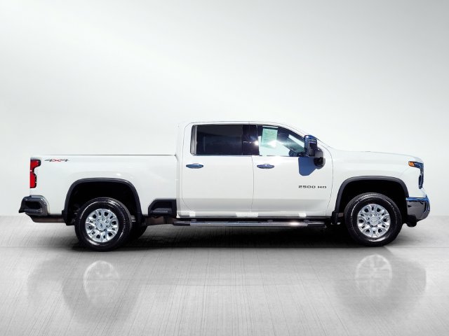 Used 2025 Chevrolet Silverado 2500 LTZ AWD/4WD image 3