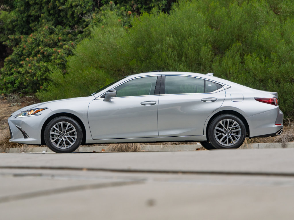 Certified 2024 Lexus ES 350 w/ Accessory Package (Z1) FWD image 8