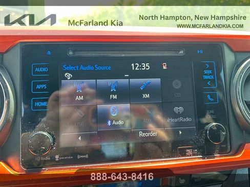 Used 2016 Toyota Tacoma TRD Off-Road w/ Premium & Technology Package AWD/4WD image 30