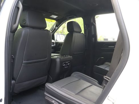 Used 2025 GMC Yukon Denali AWD/4WD image 44
