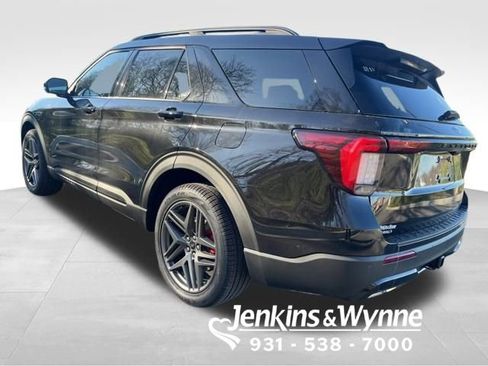 New 2026 Ford Explorer ST-Line w/ ST-Line Street Pack image 2