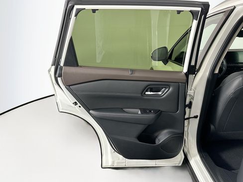 Used 2023 Nissan Rogue SL w/ SL Premium Package FWD image 27