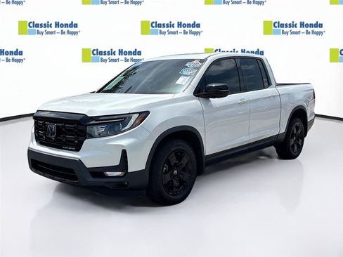 Certified 2024 Honda Ridgeline Black Edition image 3