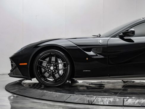 Used 2017 Ferrari F12 Berlinetta RWD image 10