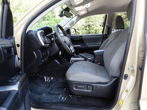 Used 2020 Toyota Tacoma SR5 w/ Technology Package AWD/4WD image 52