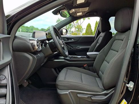 Used 2025 Chevrolet Equinox LT AWD/4WD image 13