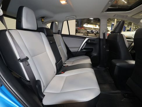 Used 2017 Toyota RAV4 Limited image 17