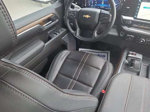 Used 2024 Chevrolet Silverado 1500 High Country w/ High Country Premium Package image 17