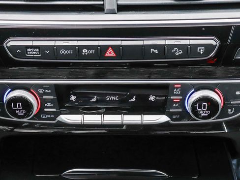 Used 2017 Audi Q7 3.0T Premium Plus AWD/4WD image 20