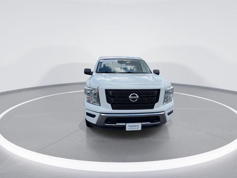 Used 2022 Nissan Titan SV AWD/4WD image 3