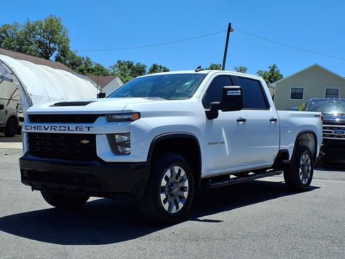 Used 2023 Chevrolet Silverado 2500 Custom w/ Custom Value Package AWD/4WD image 3
