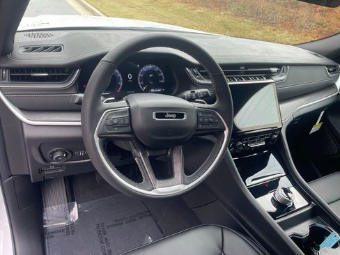 New 2025 Jeep Grand Cherokee L Limited w/ Black Appearance Package RWD image 10