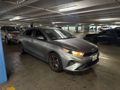 Used 2024 Kia Forte LXS w/ LXS Technology Package FWD image 2