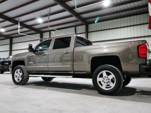 Used 2015 Chevrolet Silverado 2500 High Country AWD/4WD image 7
