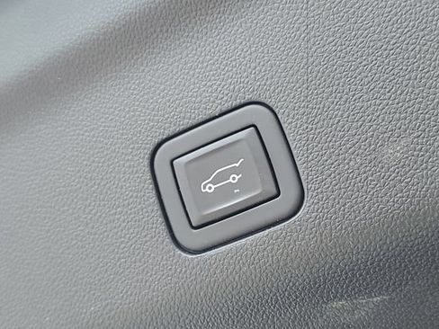 Certified 2024 Chevrolet Suburban Premier AWD/4WD image 31