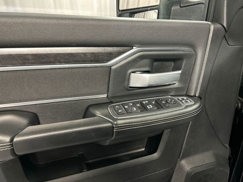 Used 2024 RAM 2500 Big Horn w/ Sport Appearance Package image 14