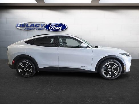 Used 2022 Ford Mustang Mach-E Select image 6