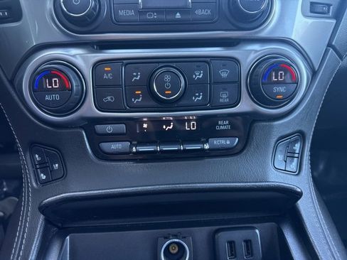 Used 2020 Chevrolet Tahoe Premier w/ Premier Plus Edition image 18