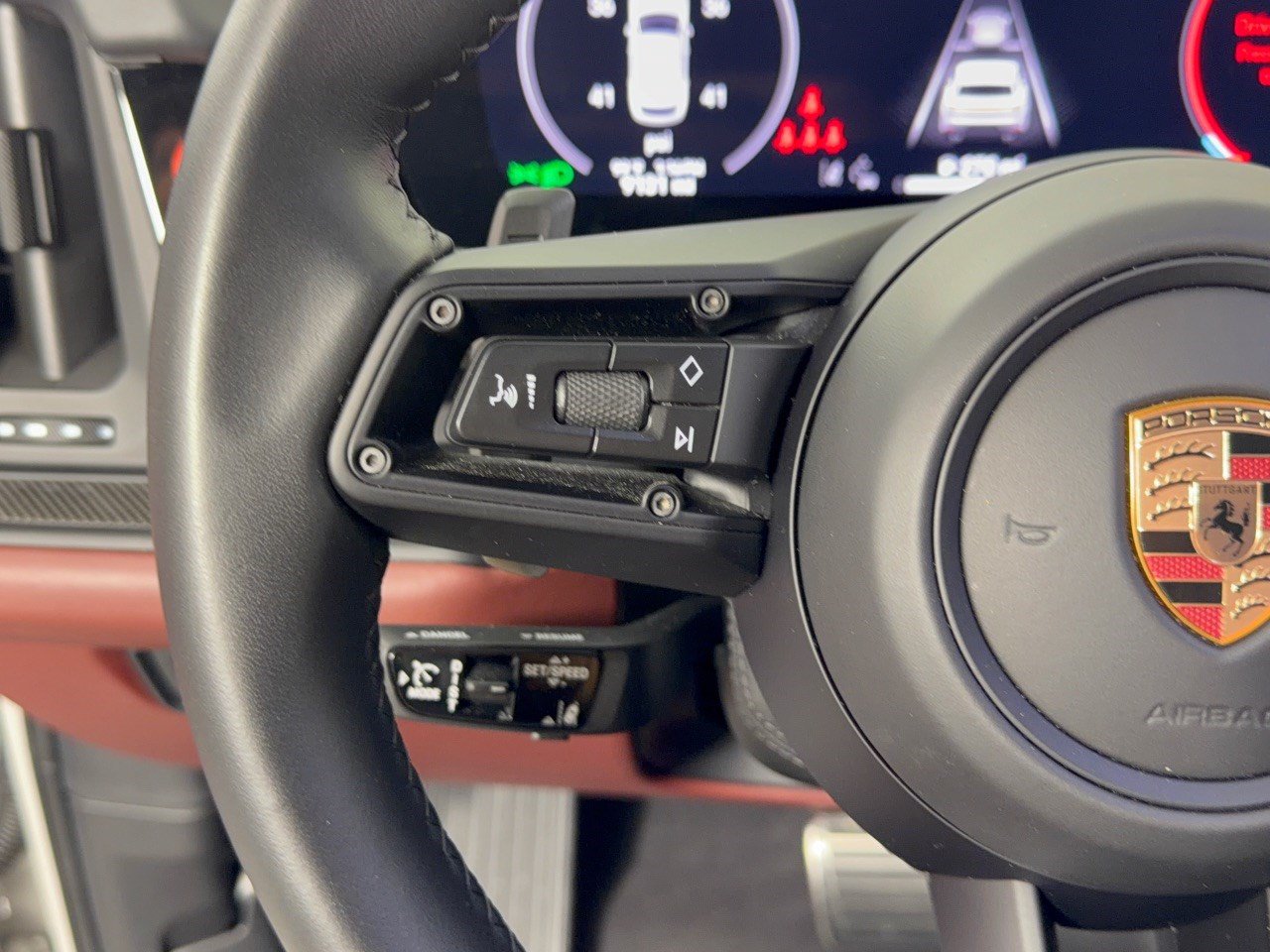 Certified 2025 Porsche Cayenne GTS AWD/4WD image 18