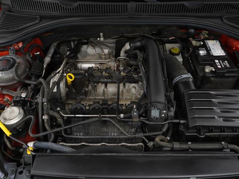 Used 2019 Volkswagen Jetta SE w/ Cold Weather Package FWD image 29