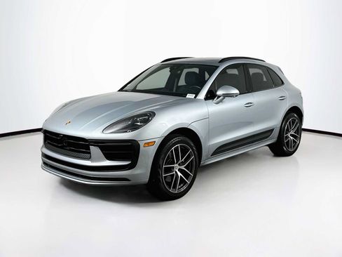 Certified 2026 Porsche Macan AWD/4WD image 1